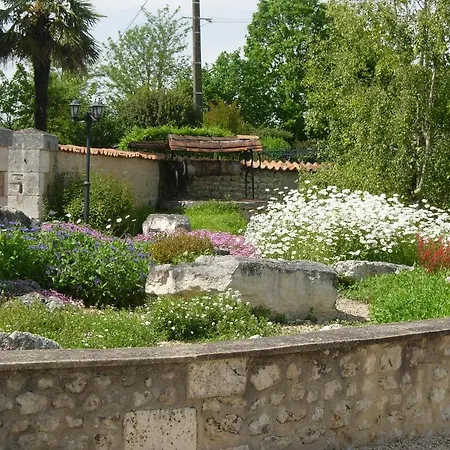 Le Nid, Langlade Holiday home
