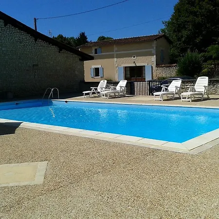 Le Nid, Langlade Holiday home Montboyer