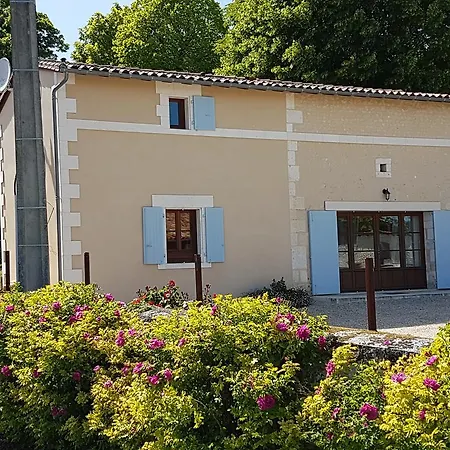 Le Nid, Langlade Holiday home